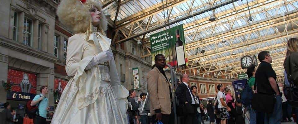masquerade-human-statue-entertainment masquerade-human-statue-entertainment