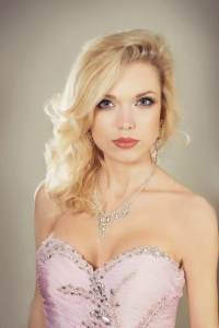 Classical Singer Gemma 1