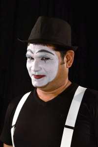 Indian themed entertainer and mime artist for hire in London and the UK
