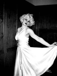 Marilyn Monroe walkabout act available for booking