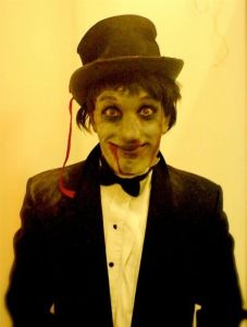 Halloween Ghoul entertainer for hire. Our Juggling Halloween entertainer can be hired in London and across the UK