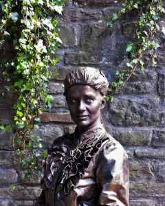 Living Statue Performer available to book for event appearances in London and across the UK.