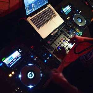 International DJ & MC Duo 2