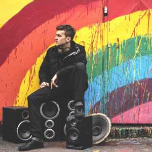 DJ Jones available to book for events in the UK.