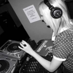 Party DJ for hire. Book DJ Veronika for product launches in the UK & London.