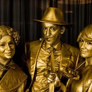 Golden statues available for your event