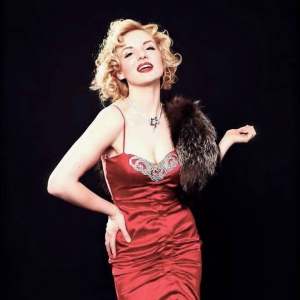 The Hollywood Party Girls Marilyn Monroe performer.