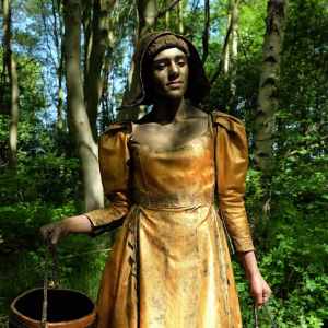 interactive statue for hire