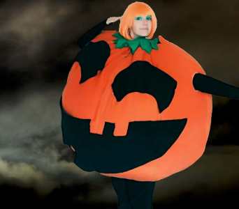 Halloween entertainers available to hire for family fun days in London and the UK