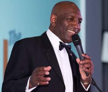 After dinner comedian available to hire for your event