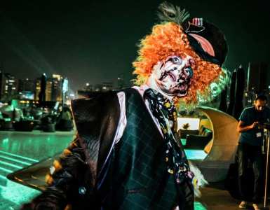 Book our Halloween-themed Mad Hatter roaming character for horror-themed shopping centre events in Dubai.