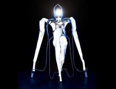 Sci-fi stilt walkers for hire. Book The Creepy Crew stilt walkers for private events in the UK & London.