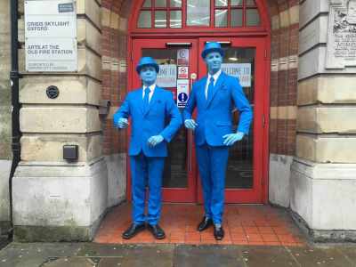 Blue Moving Mannequins for hire. Book our living statues for gala dinners in London & the UK.