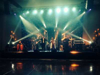 Hire our live Bollywood band for your Indian wedding in London & the UK.