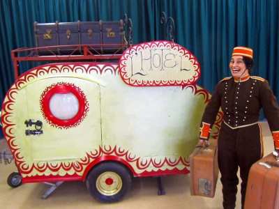 Family friendly comedy walk about act and show for hire in London and the UK
