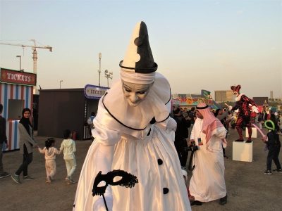 Walkabout act for hire for your event