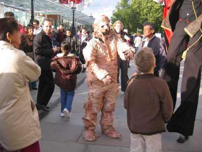 Halloween entertainers for hire. Halloween party entertainment in London and the UK.