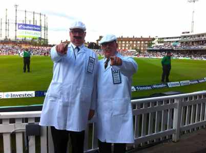 The Comical Umpires for hire. Book our sports-themed walkabout act for shopping centre events, sports-themed events or cricket events in London & the UK.