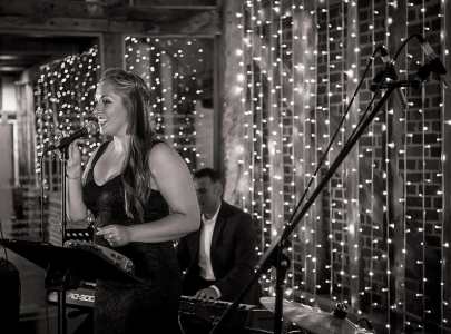 Bands for weddings and parties in the UK. Book HIGHBEAT for you wedding today.