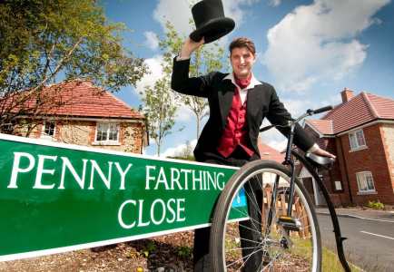 Victorian-themed magician for hire in the UK.
