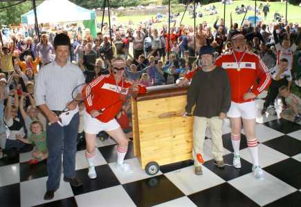 Comedy street theatre duo for hire. Book our Amusing Athletics Teachers for corporate sports days in London & the UK.