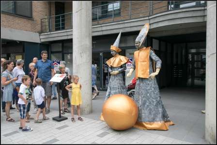 Modern living statues to make the difference at your event