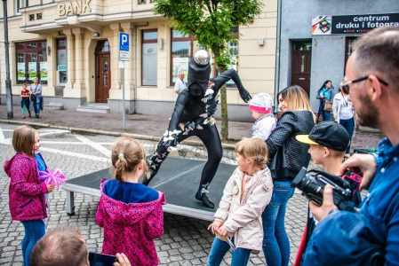Modern living statue for hire