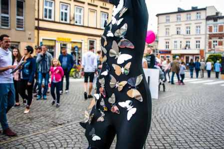 Artistic living statue for hire