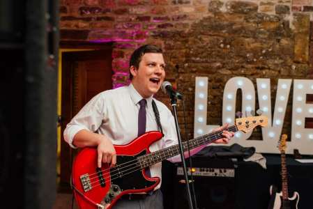 Party musicians and function bands for hire in Northampton, UK.
