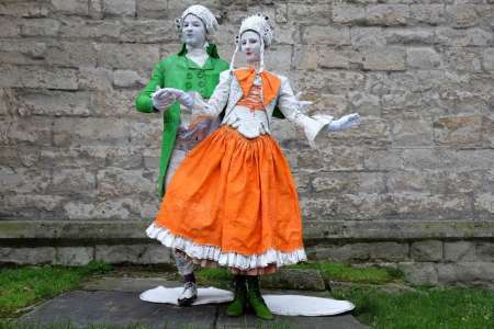 Fantastic statue performers available for hire