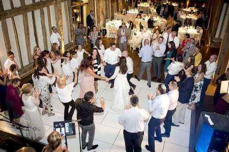 Gala dinner entertainment for hire. Book our gala dinner entertainment in London and the UK.
