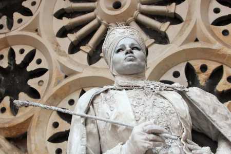 Ice Queen Human Statue 1