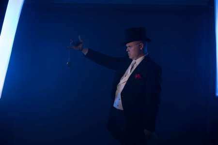 Book our mentalist keynote speaker for your next conference