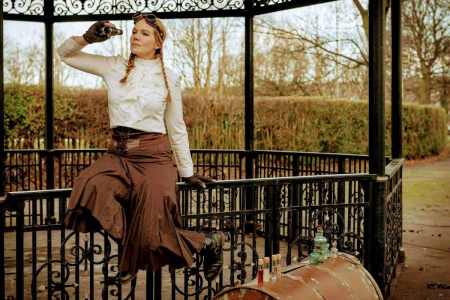 Book our UK-based Victorian-themed walkabout entertainment for Dickensian-themed events.