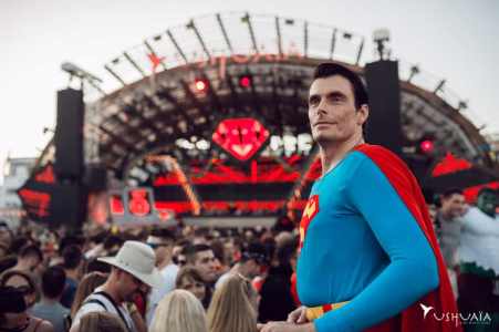 Superman lookalike for hire near London
