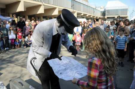 The Crazy Concierges Mime Artists 4