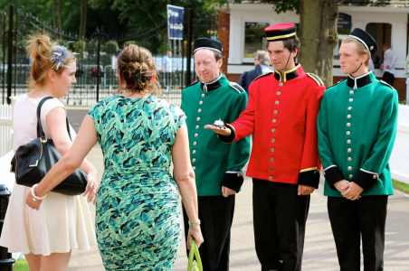 Themed Mime Artsit for hire, London and the UK