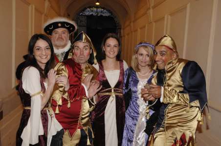 Themed mime artist and entertainers for hirel London and the UK