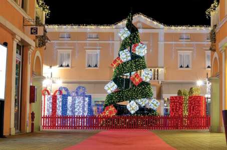 Commercial Christmas Displays 2