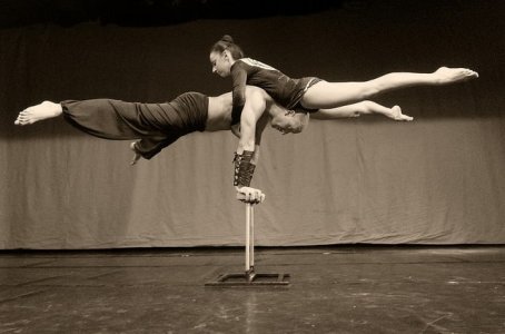 Hand balance acrobatic duo for hire. Book our adagio acrobatic show for corporate events, gala dinners or product launches in London & the UK.