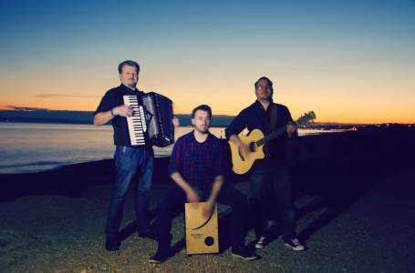 Our Irish Folk Band is available for hire for weddings in London & the UK.