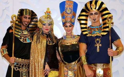 Ancient Egyptian walkabout act for hire. Our historical roaming characters are available to book for shopping centre events in London & the UK.