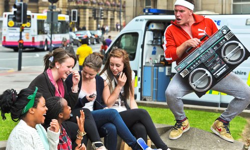 Turbo and Dai street theatre show