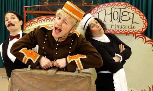 walk about entertainers and street theatre shows for hire in London and the UK