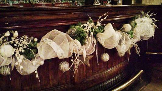 Bespoke Front Desk & Lobby Christmas Decor 14