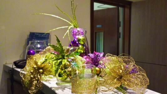 Bespoke Front Desk & Lobby Christmas Decor 6