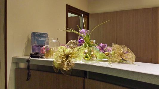 Bespoke Front Desk & Lobby Christmas Decor 7