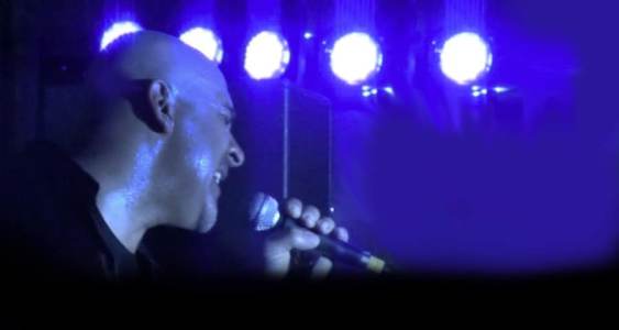 Experienced solo singer for hire in the UK and across London