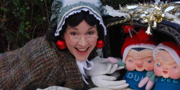 Christmas-Nanny-And-Twins-Walkabout-Acts
