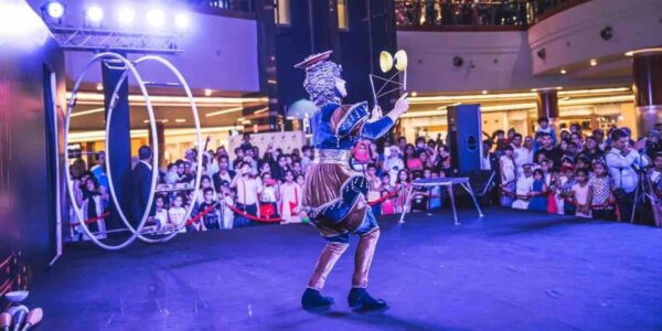 Circus-Performance-At-Shopping-Centre